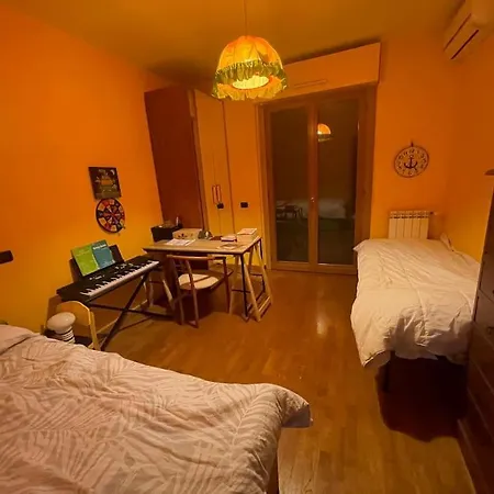 Casa Con Veranda E Giardino *