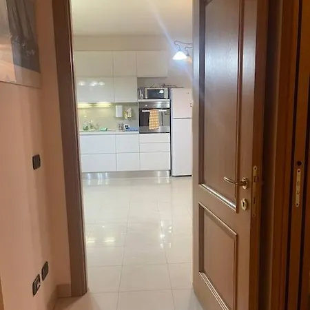 Casa Con Veranda E Giardino רומא